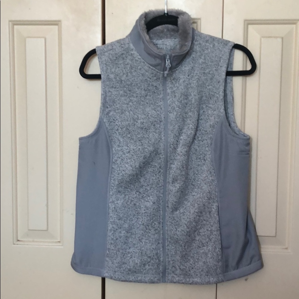Bass grey vest